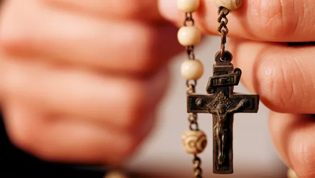 Morremos para o mundo rezando o&nbsp;Rosário